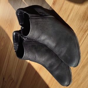 Women's waterproof suede ankle boots
